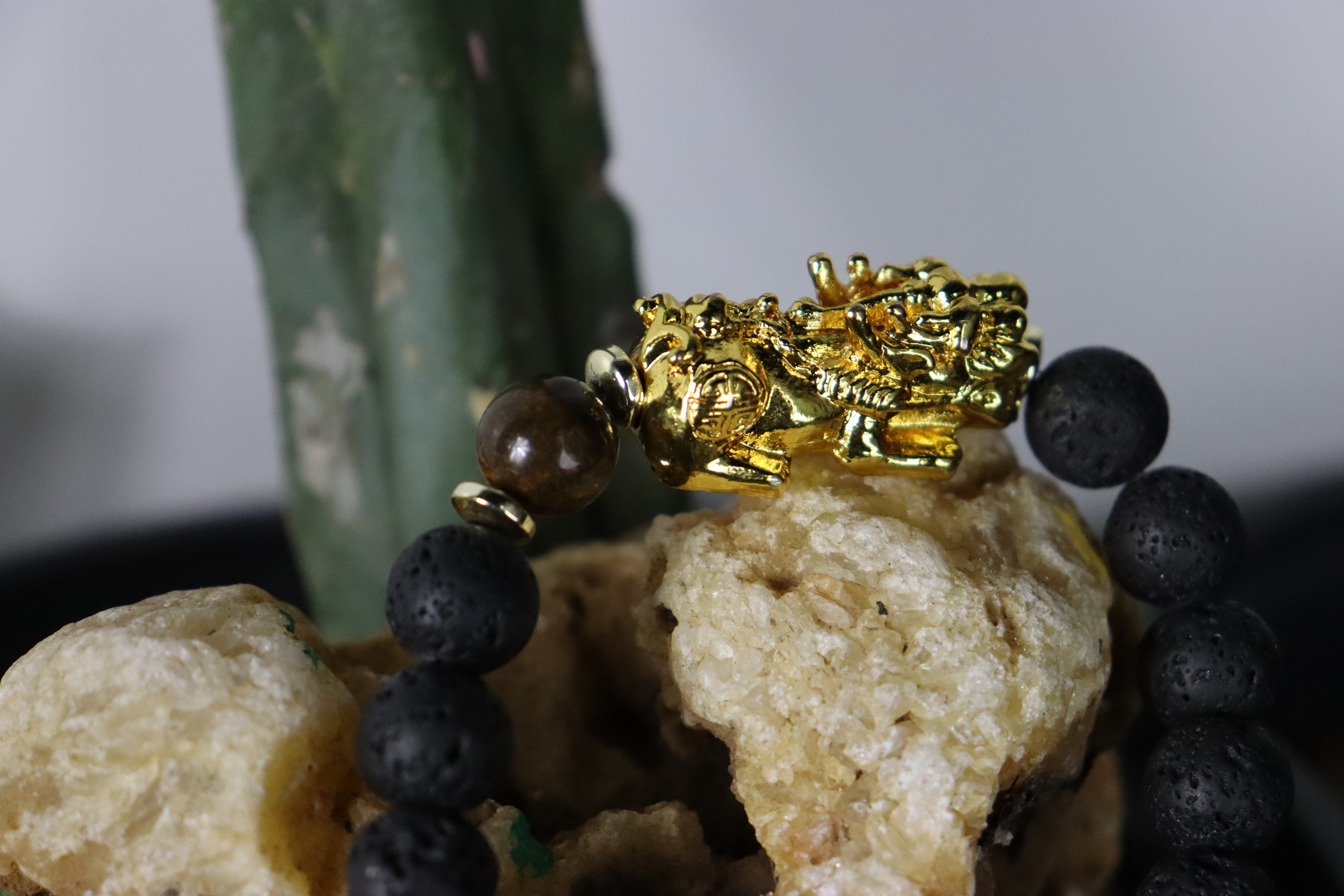PIXIU with volcanic stone